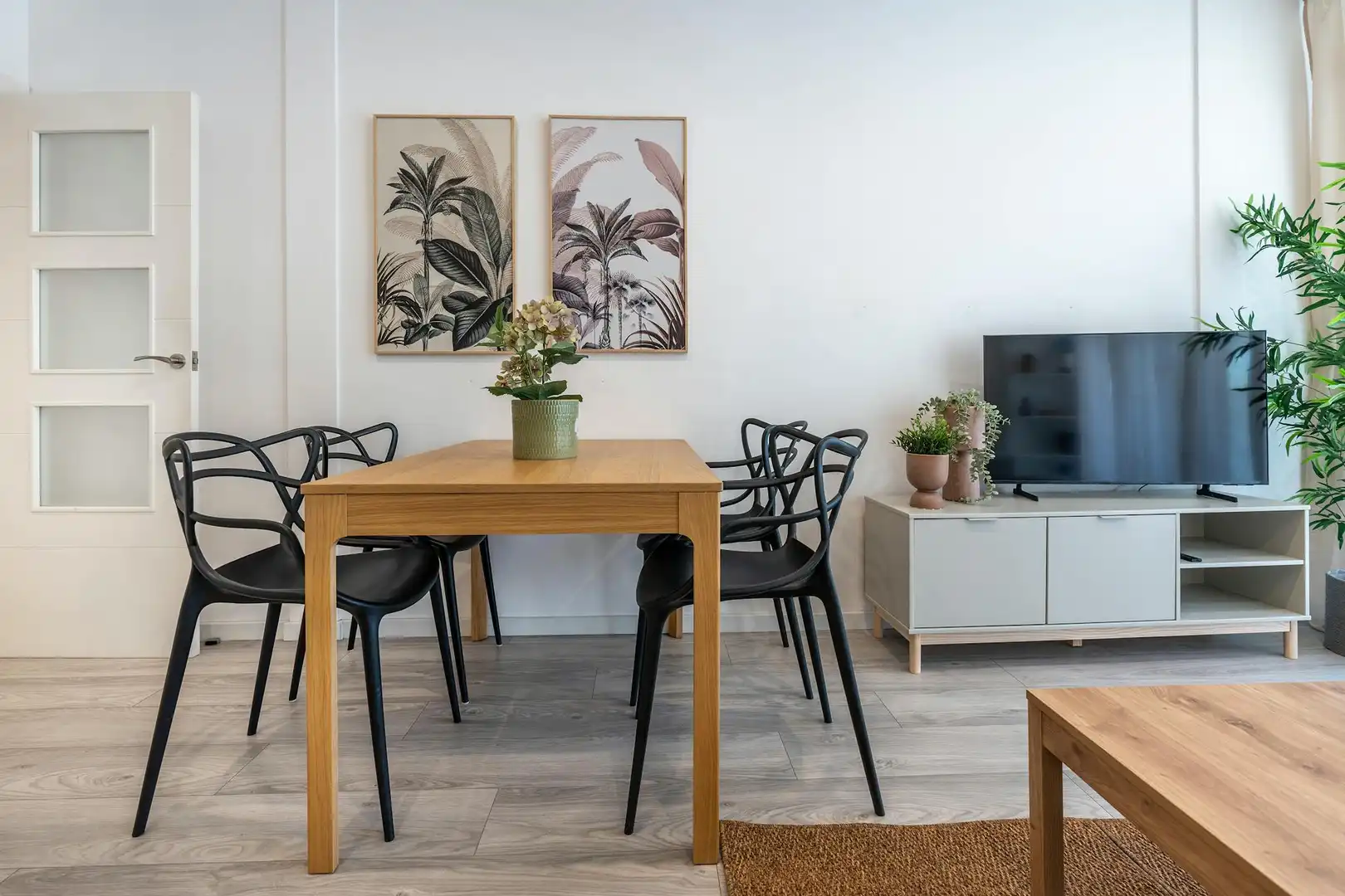 Dining room of Flat for rent in Barcelona  with Air Conditioner, Heating and Furnished