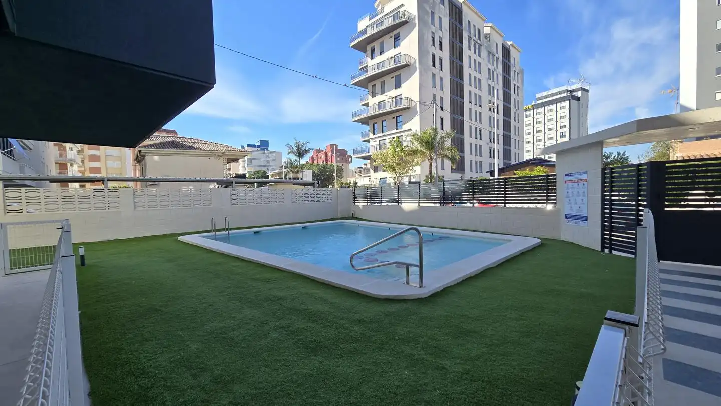 Piscina de Apartamento de alquiler en Gandia con Aire acondicionado, Calefacción y Piscina comunitaria