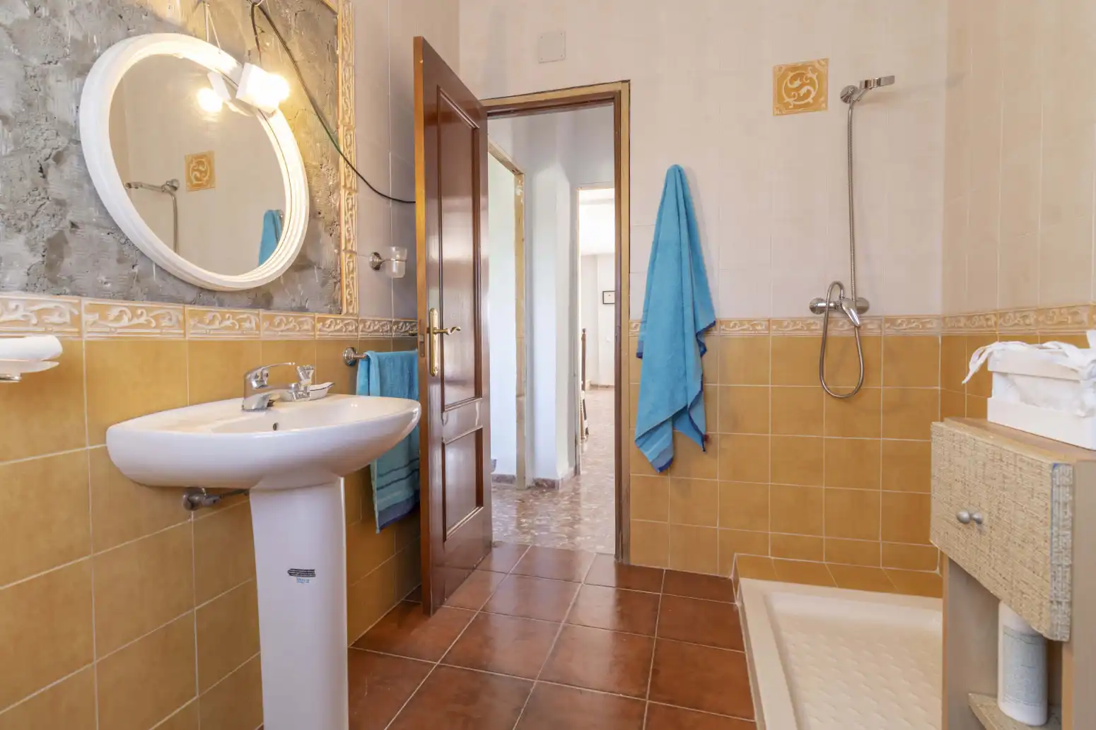Baño de Casa o chalet en venta en Guillena con Jardín privado, Terraza y Piscina