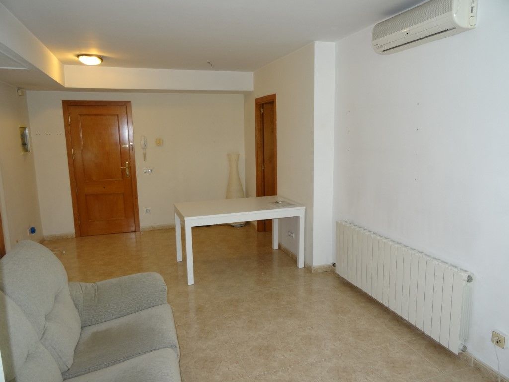 Flat for sale in Girona Capital  with Air Conditioner and Balcony