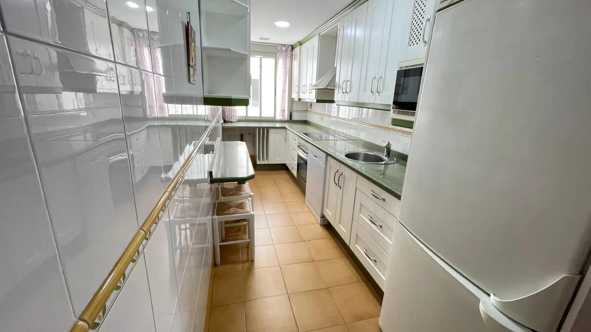 Küche von Wohnung zum Verkauf in Córdoba mit Klimaanlage und Terrasse