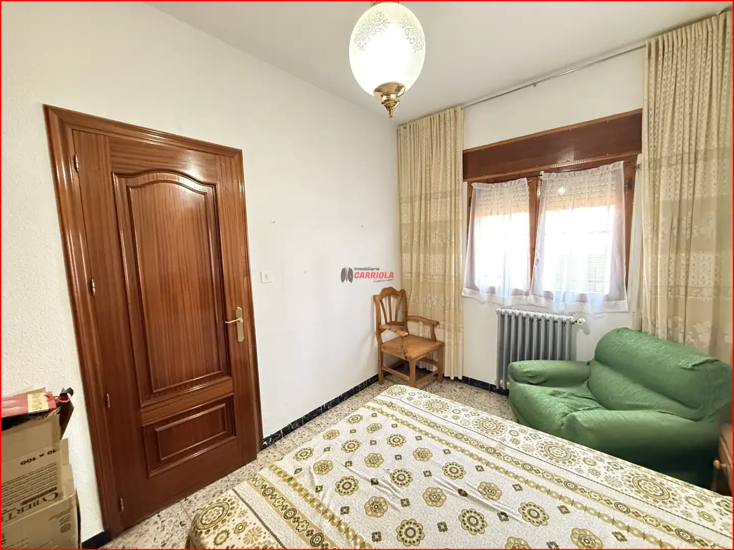 Dormitori de Casa adosada en venda en La Torre de Esteban Hambrán amb Aire condicionat, Calefacció i Jardí privat