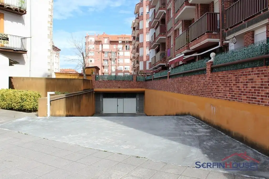 Aparcament de Garatge en venda en Santoña