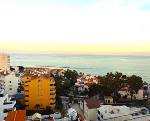 Vista exterior de Apartament de lloguer en Benalmádena amb Aire condicionat, Terrassa i Piscina