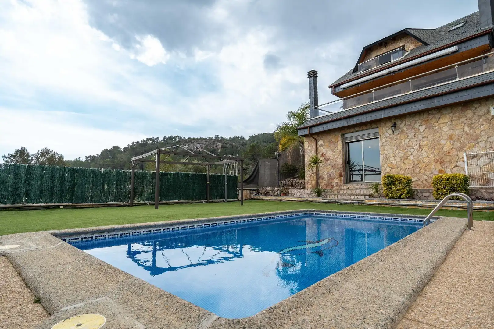 Piscina de Casa o xalet en venda en El Vendrell amb Calefacció, Jardí privat i Terrassa