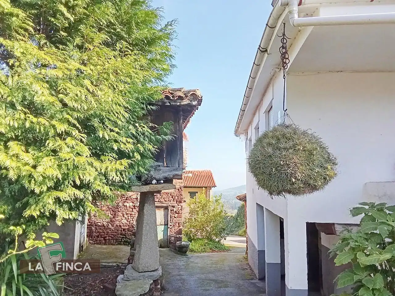 Vista exterior de Casa o xalet en venda en Villaviciosa amb Calefacció, Terrassa i Traster