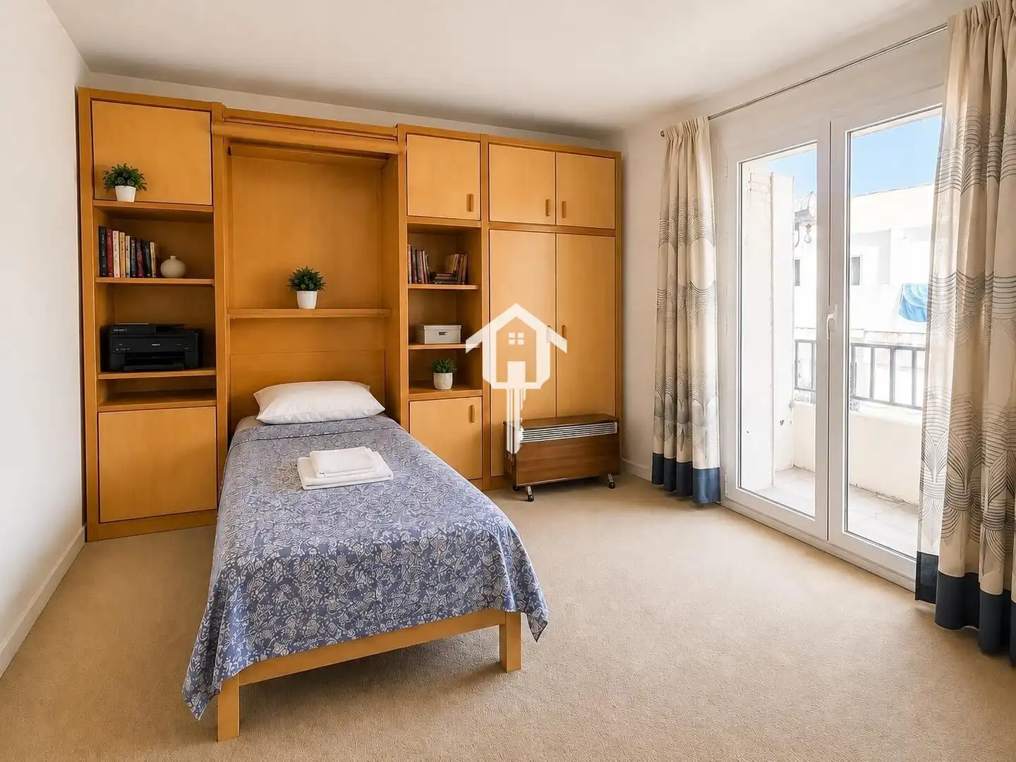 Habitación de Piso en venta en Alicante / Alacant con Aire acondicionado, Calefacción y Amueblado