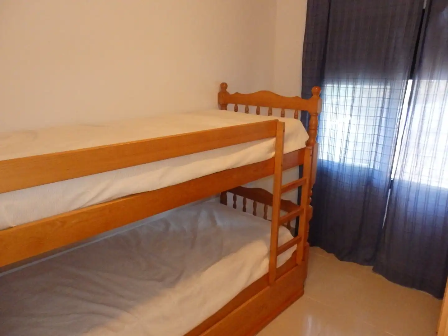 Dormitori de Casa o xalet en venda en Mont-roig del Camp amb Aire condicionat, Jardí privat i Terrassa
