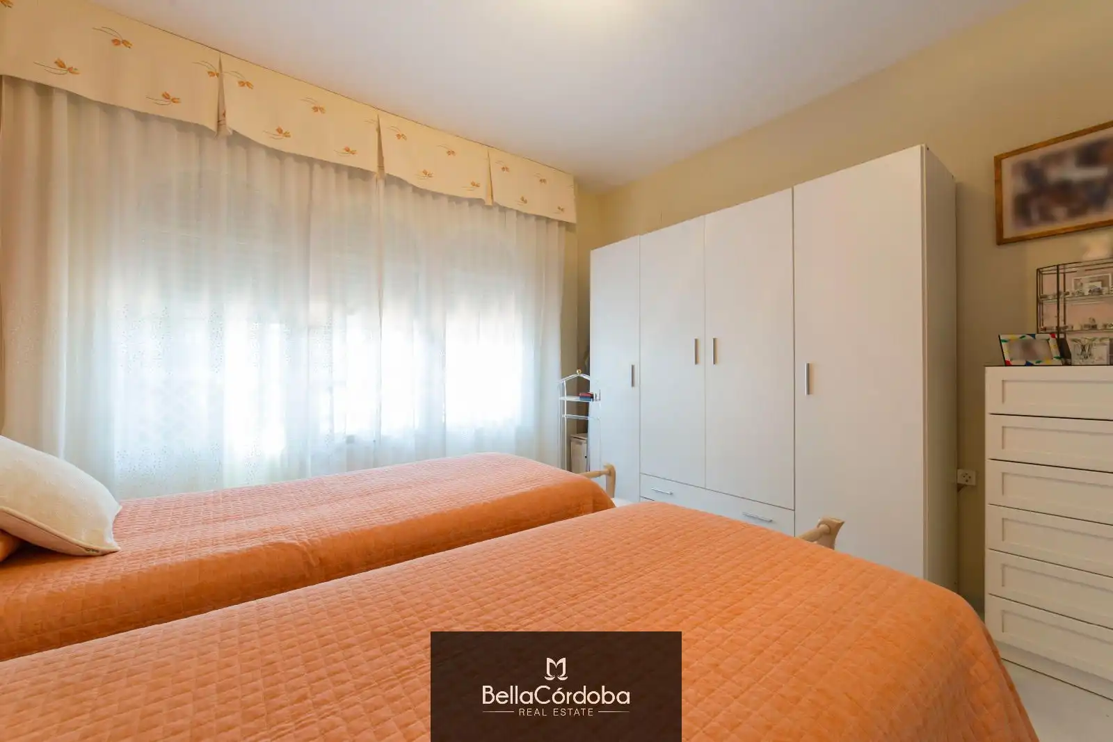 Detached homes for sale in Poniente-Norte - Miralbaida - Parque Azahara
