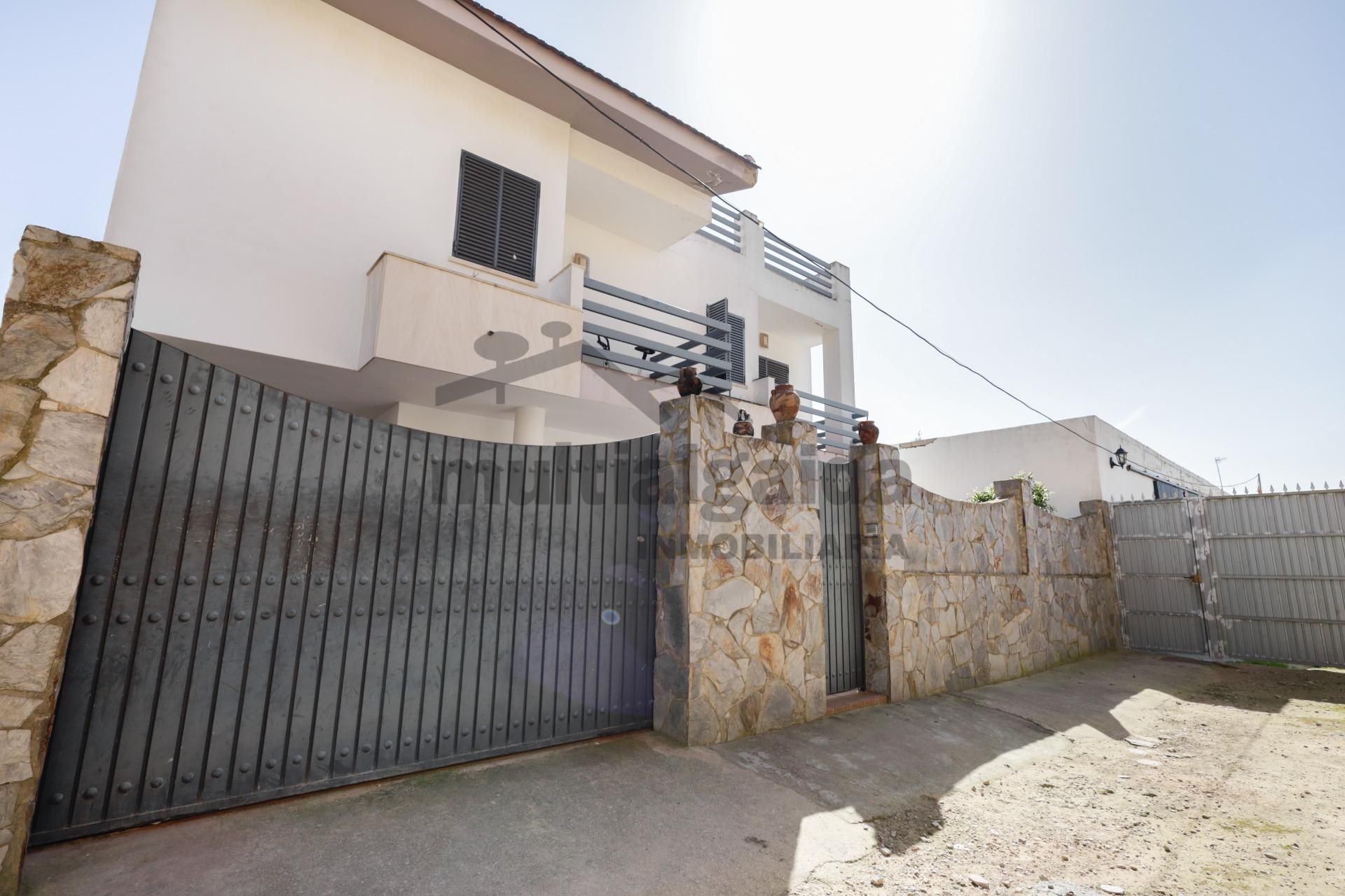 Exterior view of House or chalet for sale in Sanlúcar de Barrameda  with Air Conditioner, Terrace and Balcony