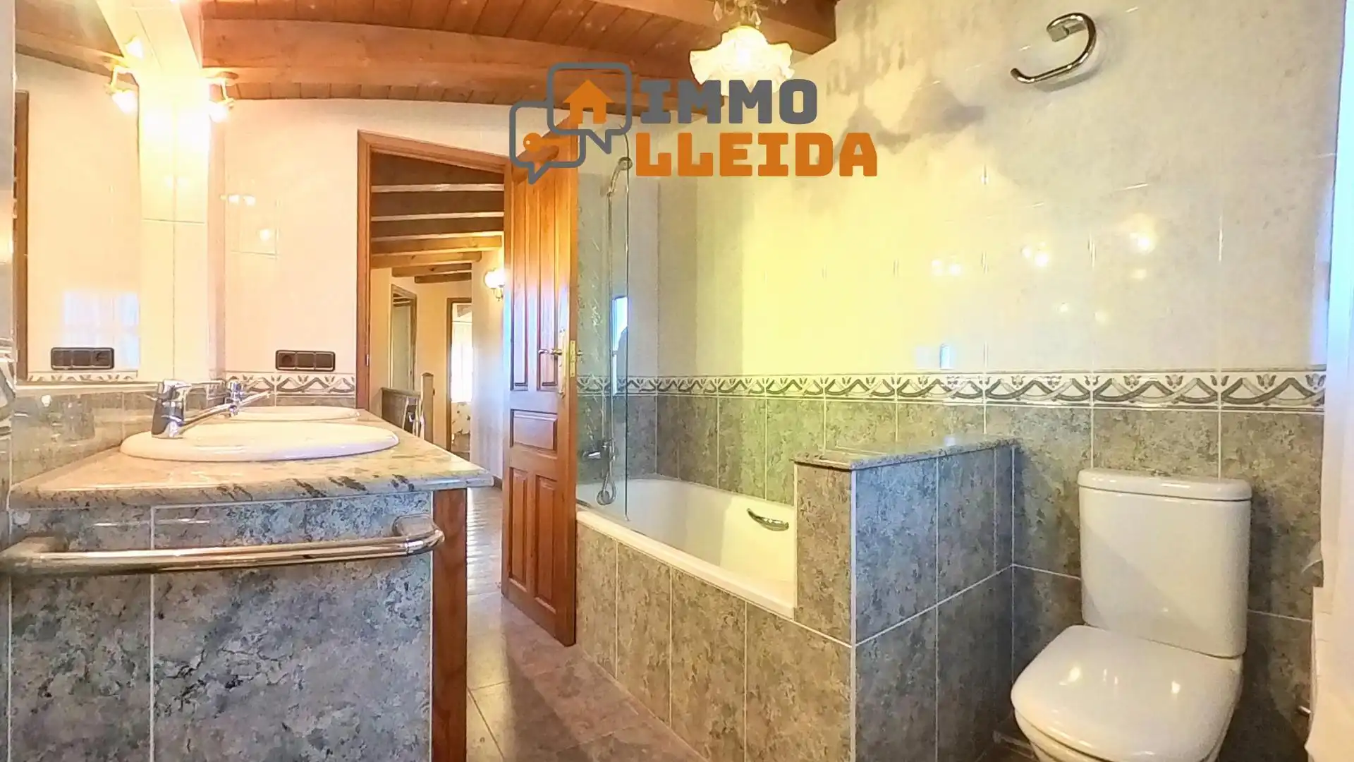 Casa con terraza en venta en Calle Sant Armengol 4, imagen 18