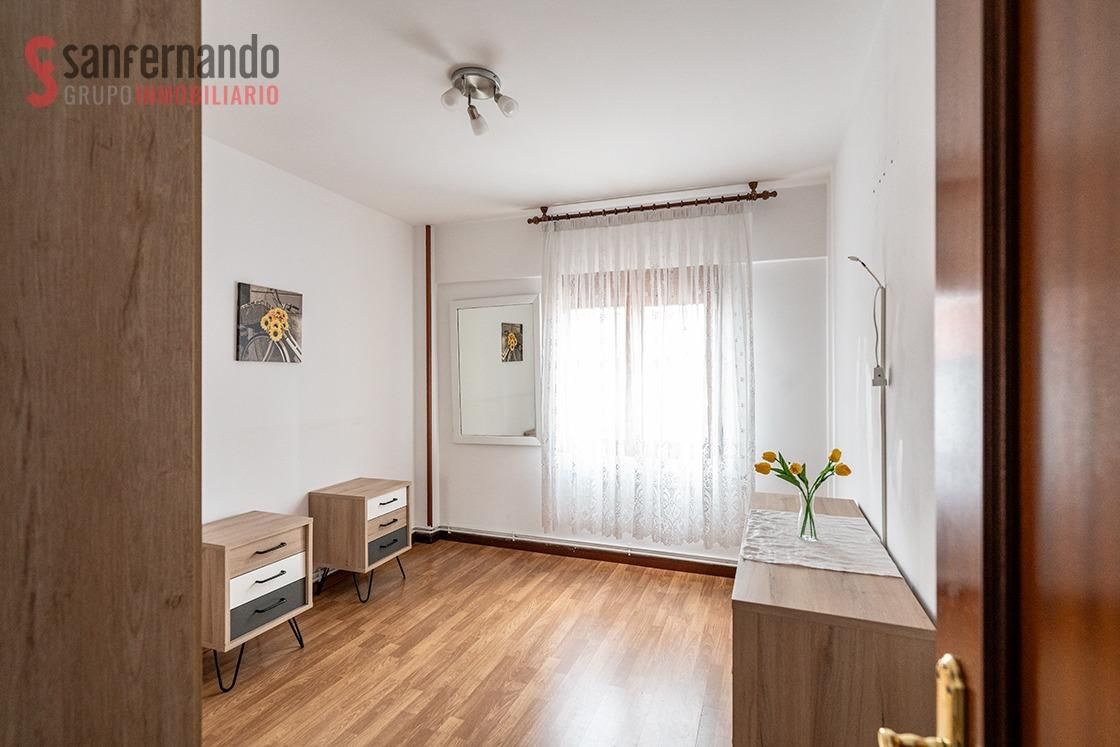 Schlafzimmer von Wohnung zum Verkauf in Santander mit Heizung