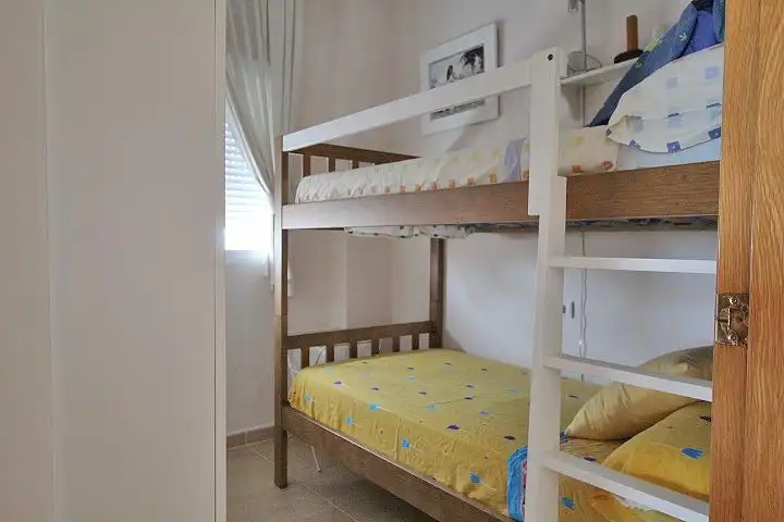 Habitación de Apartamento en venta en Guardamar del Segura con Aire acondicionado, Terraza y Trastero