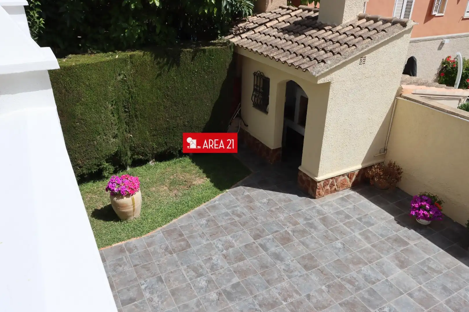 Garden of Houses for sale in La Pobla de Vallbona  with Heating, Terrace and Storage room