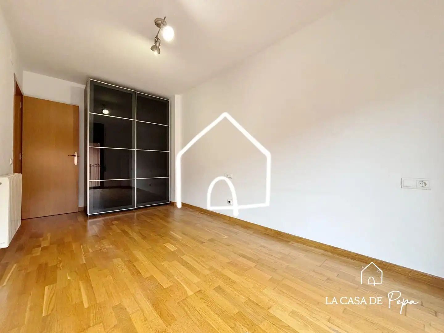 Habitación de Ático en venta en Begues con Calefacción, Parquet y Balcón