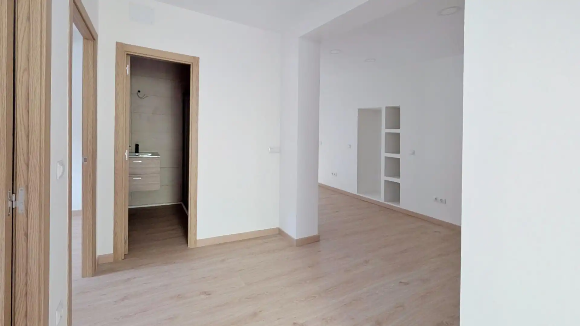 Piso en venta en Torrelavega  con Parquet y Terraza