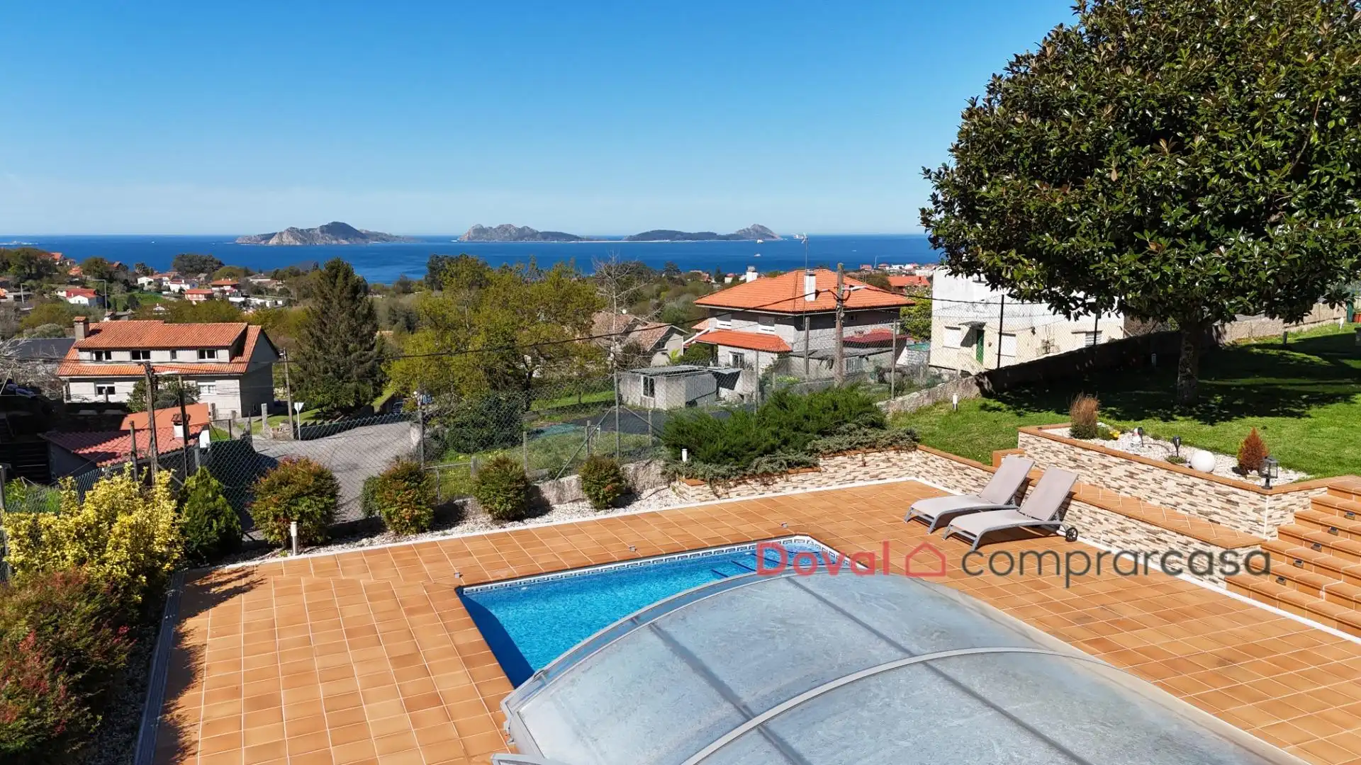 Swimming pool of Houses for sale in Vigo   with Air Conditioner, Heating and Private garden