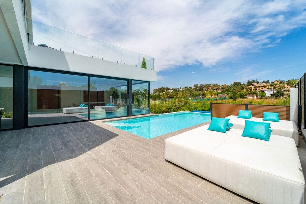 Terrassa de Casa o xalet en venda en Estepona amb Aire condicionat, Jardí privat i Terrassa