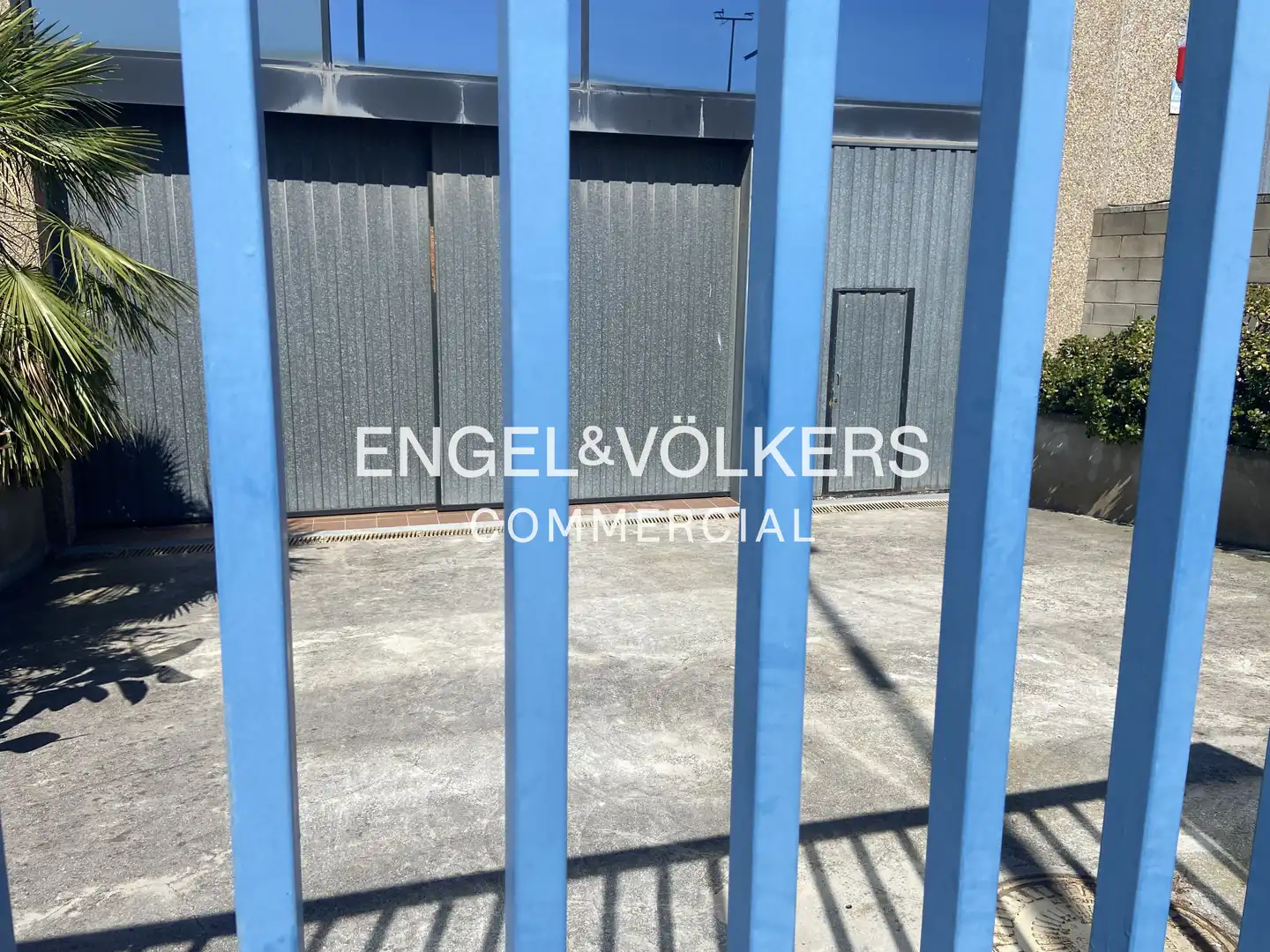 Außenansicht von Fabrikhallen zum Verkauf in El Prat de Llobregat