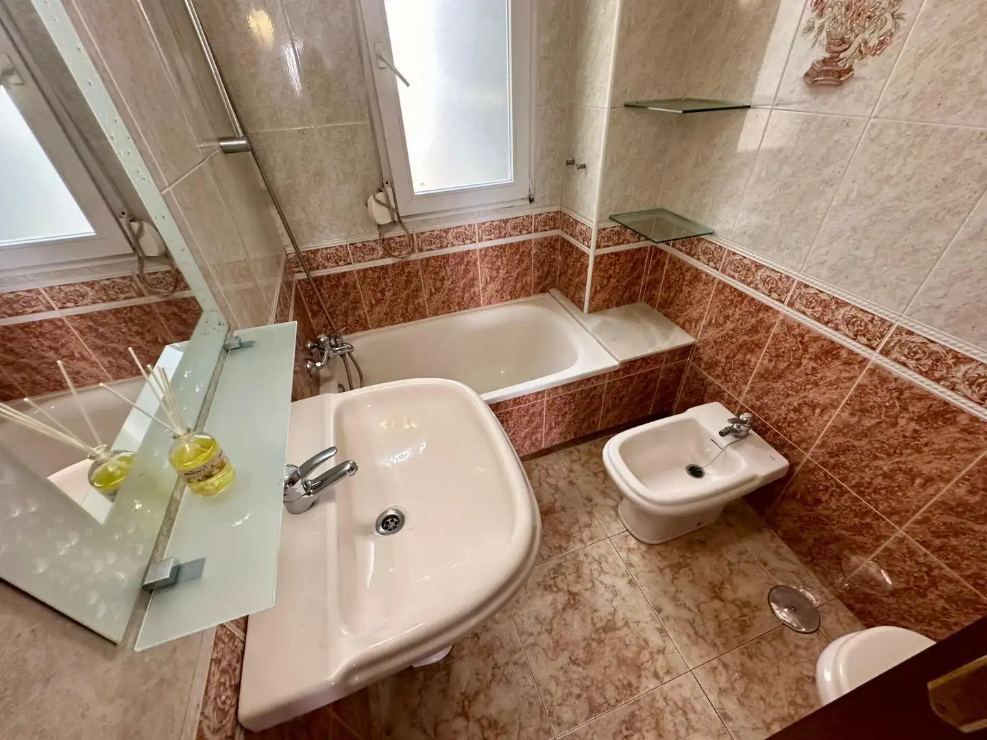 Baño de Apartamento en venta en Torrevieja con Aire acondicionado, Jardín privado y Amueblado