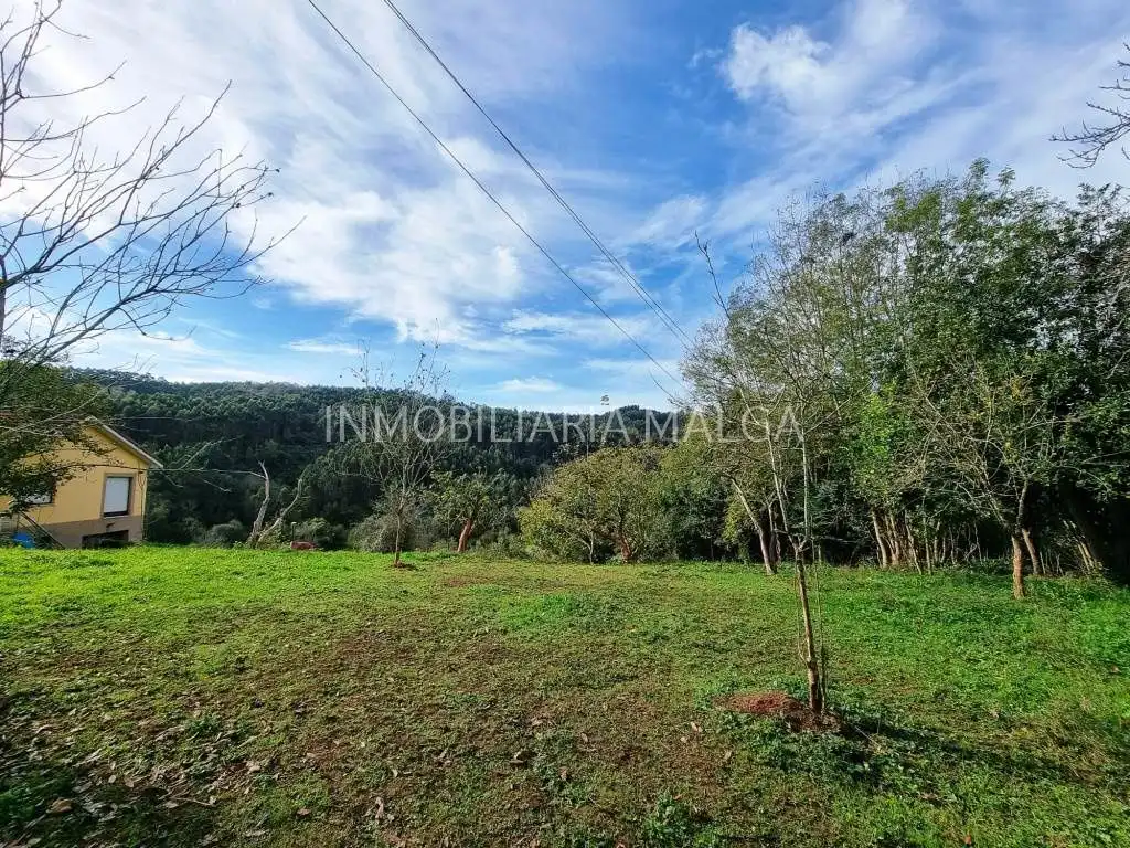 Terreny residencial en venda a Colunga