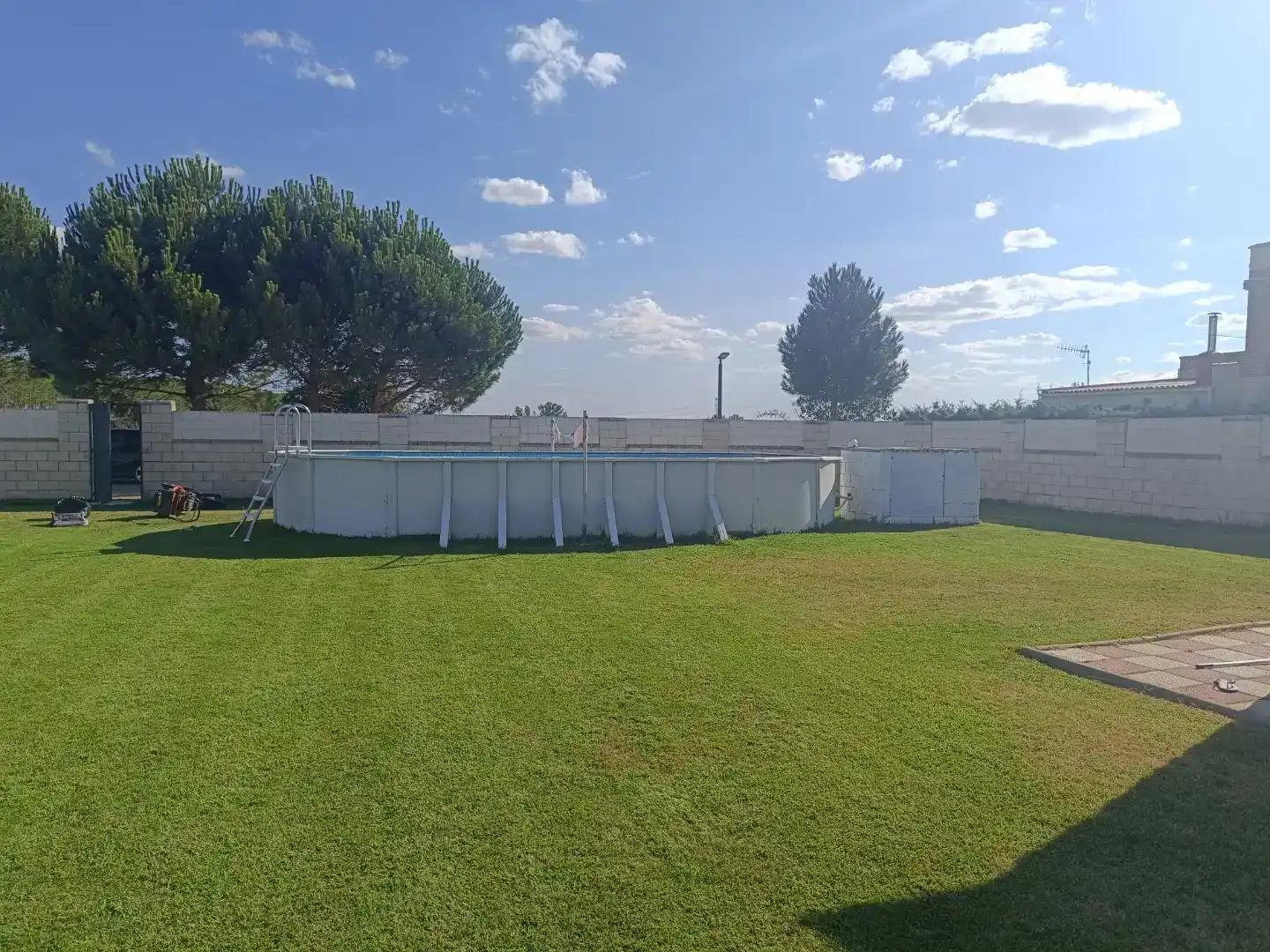 Piscina de Finca rústica en venda en Husillos  amb Piscina