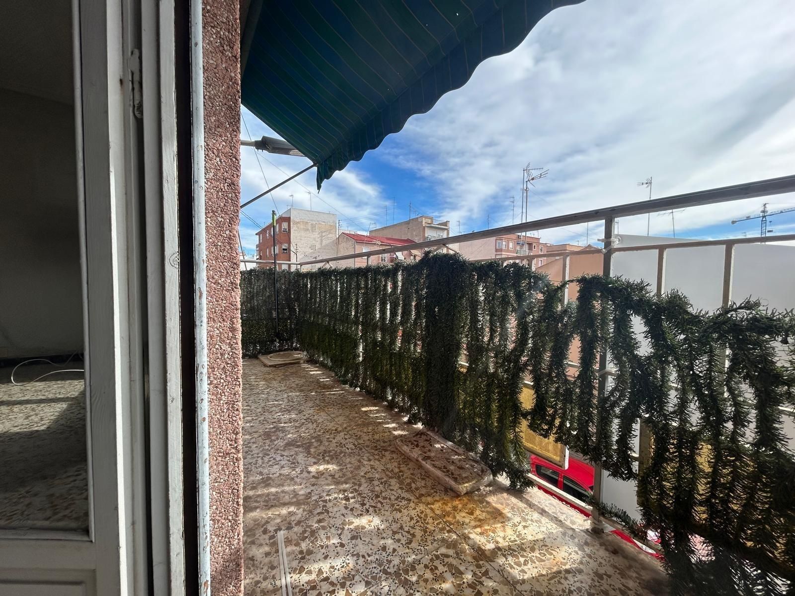 Vista exterior de Pis en venda en Elche / Elx