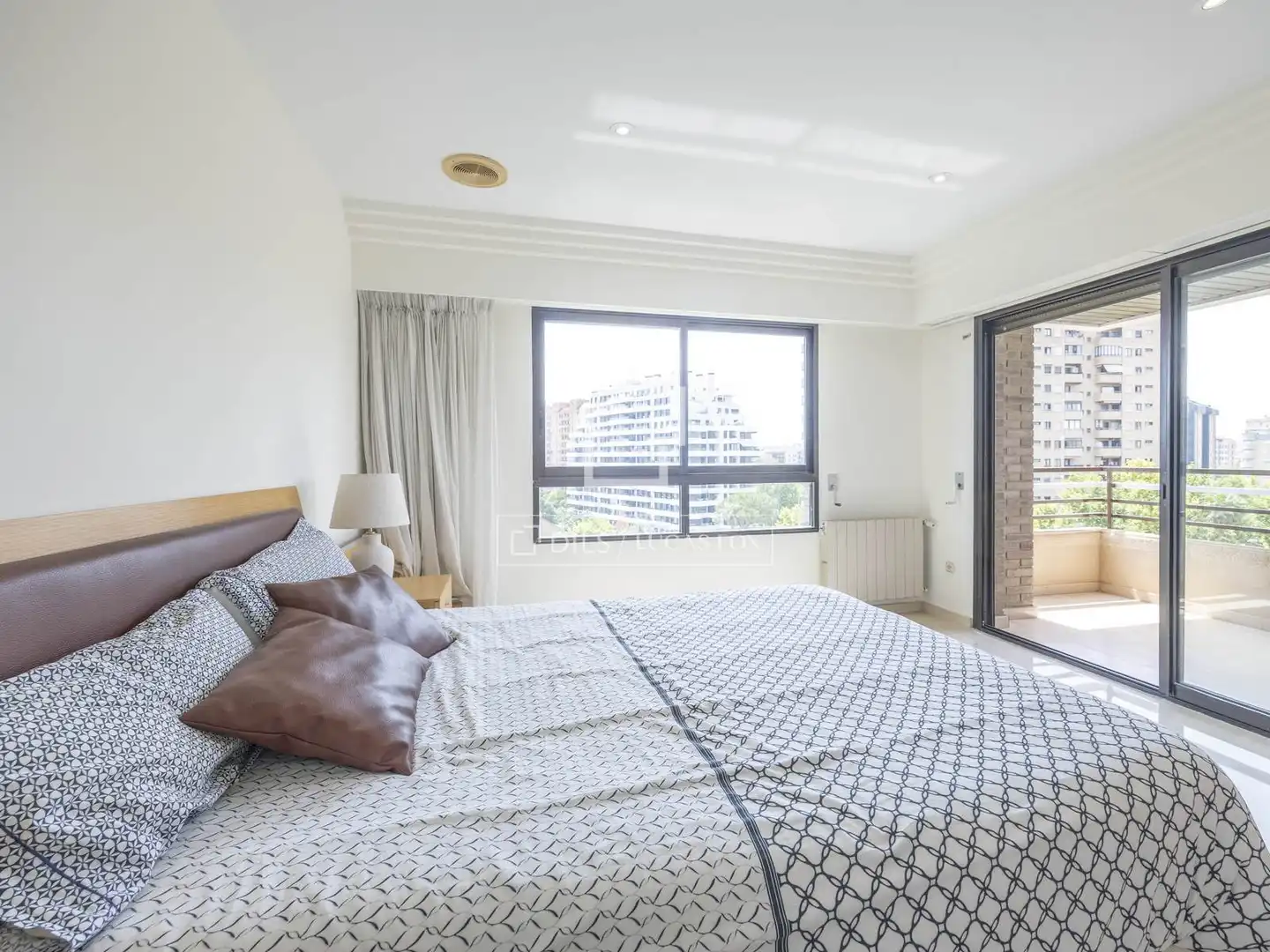 Schlafzimmer von Wohnung zur Miete in Gandesa mit Klimaanlage, Heizung und Privatgarten