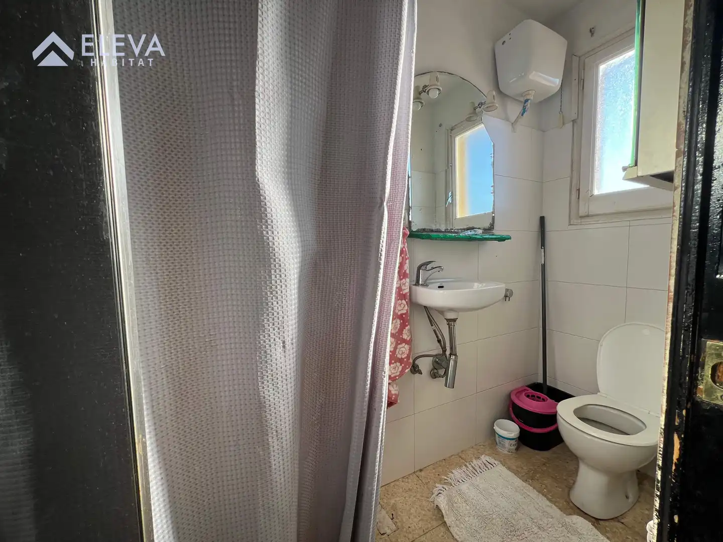Badezimmer von Dachboden zum Verkauf in Lleida mit Terrasse und Balkon