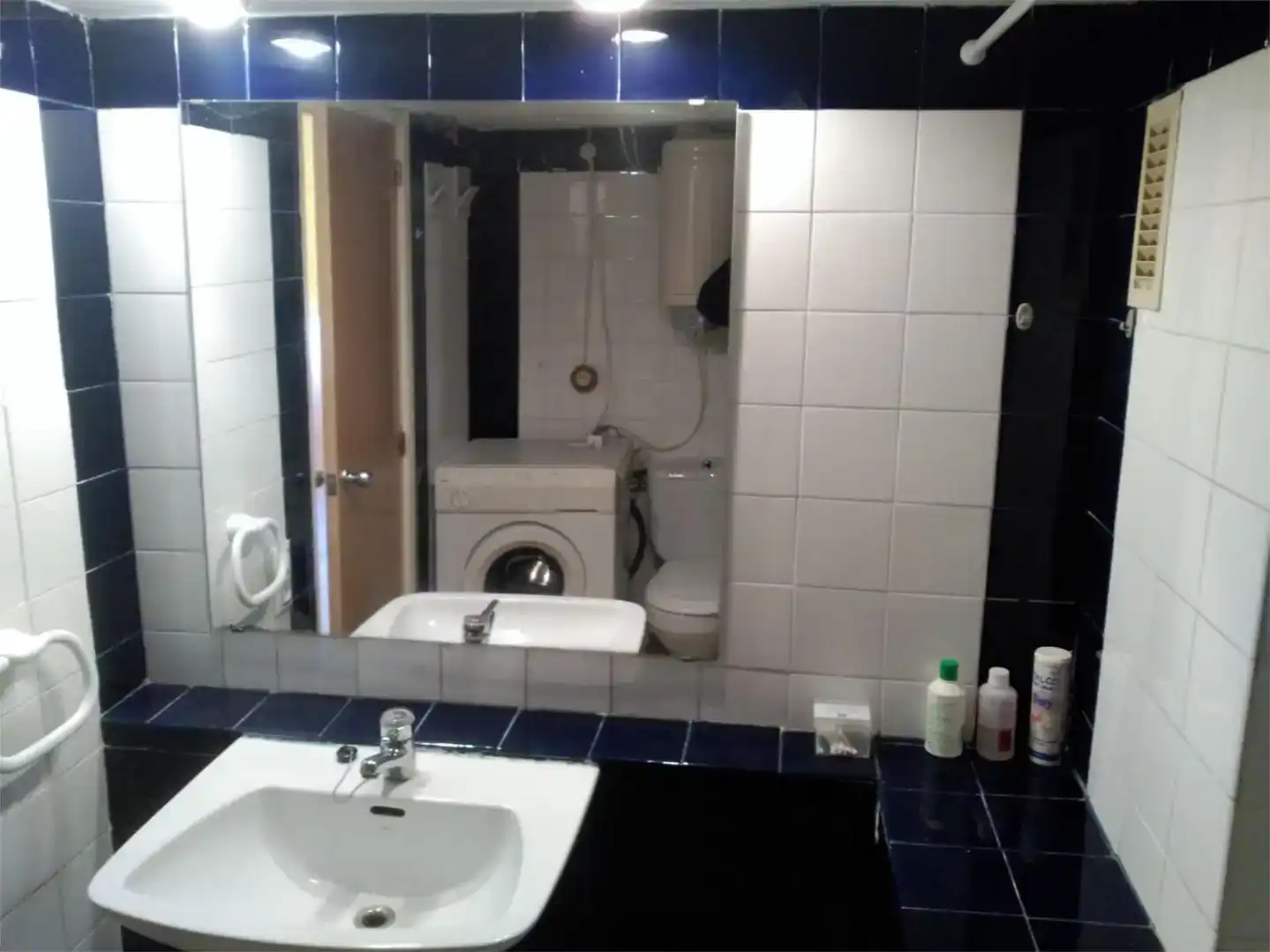 Bathroom of Flat for sale in Vila-seca  with Air Conditioner and Swimming Pool