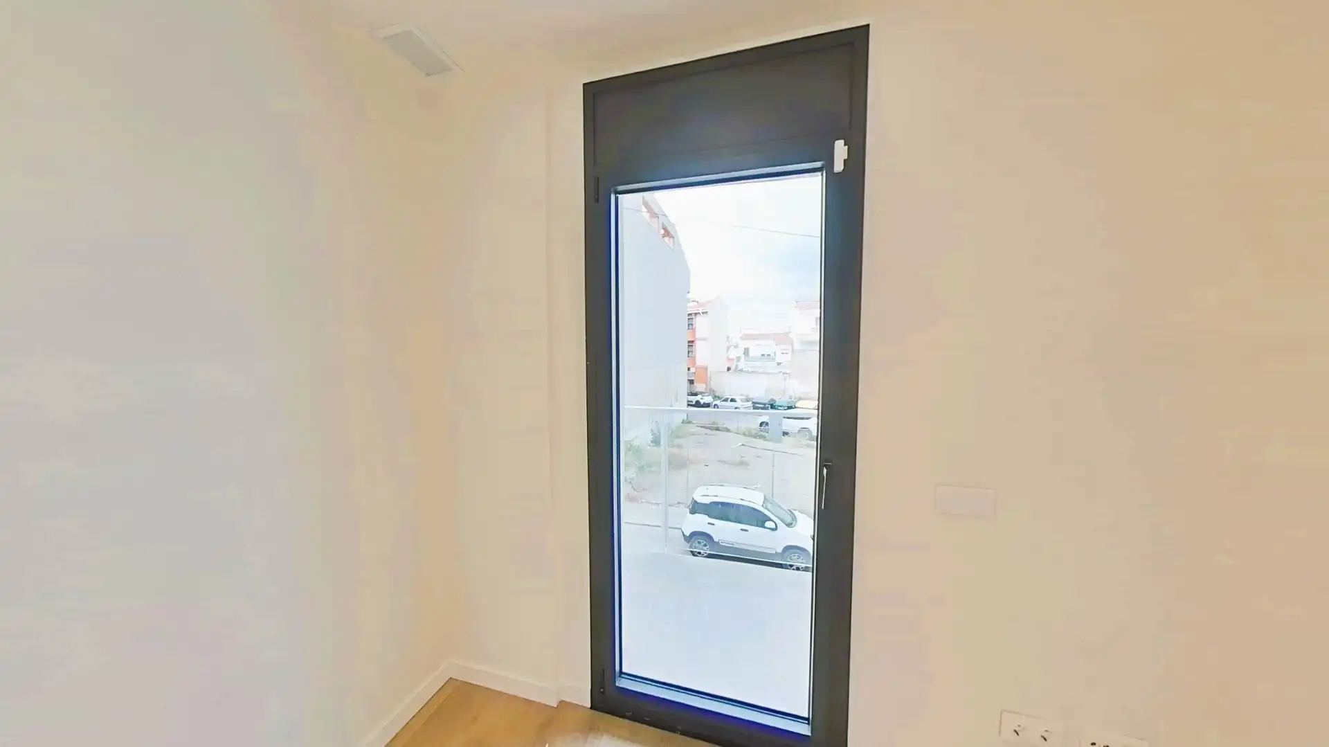 Wohnung zum Verkauf in Cubelles mit Klimaanlage, Heizung und Privatgarten
