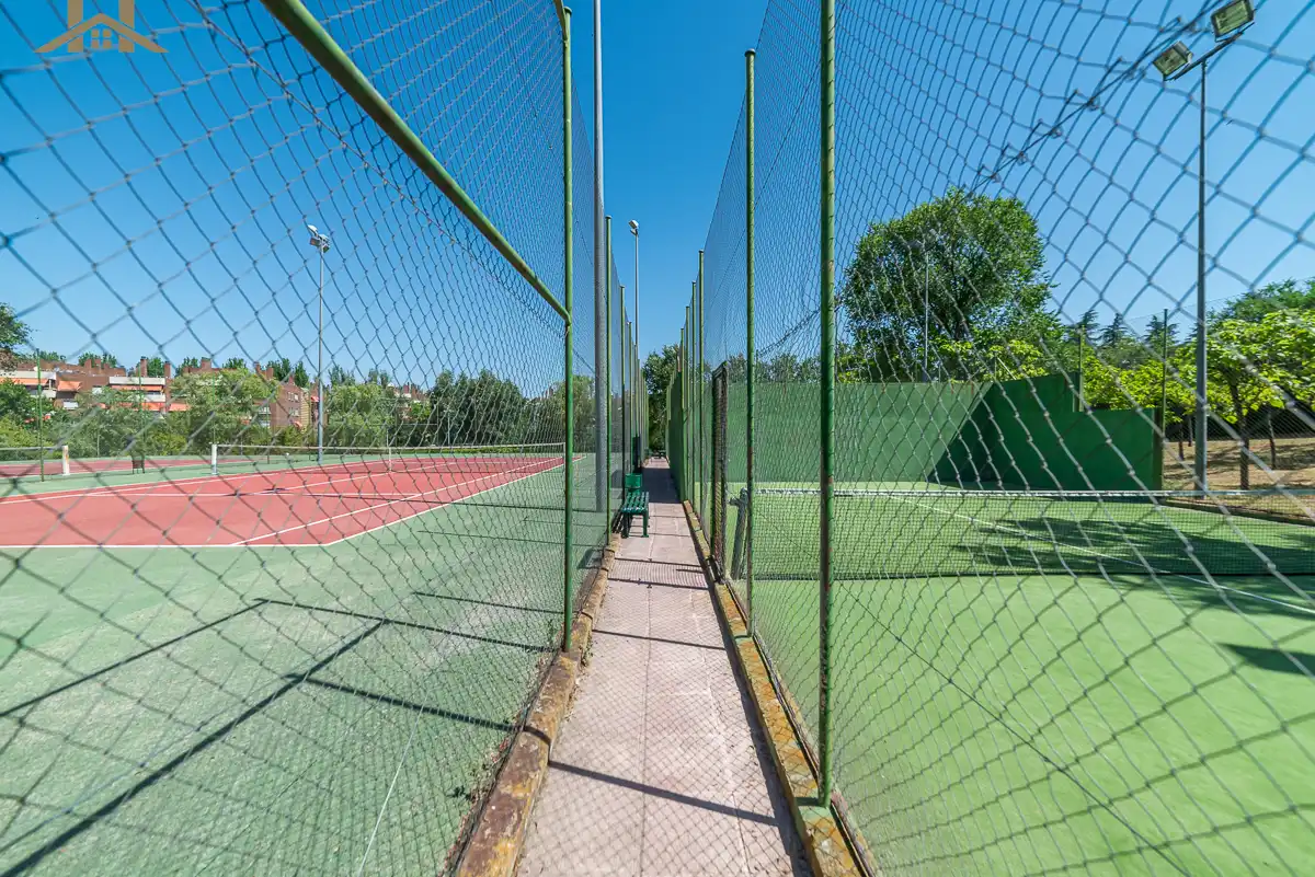 Vista exterior de Piso en venta en Pozuelo de Alarcón con Aire acondicionado, Calefacción y Jardín privado