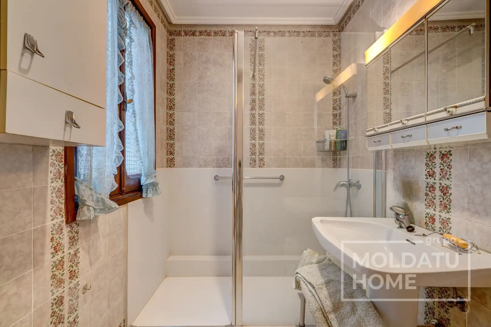 Baño de Piso en venta en Donostia - San Sebastián  con Calefacción y Terraza