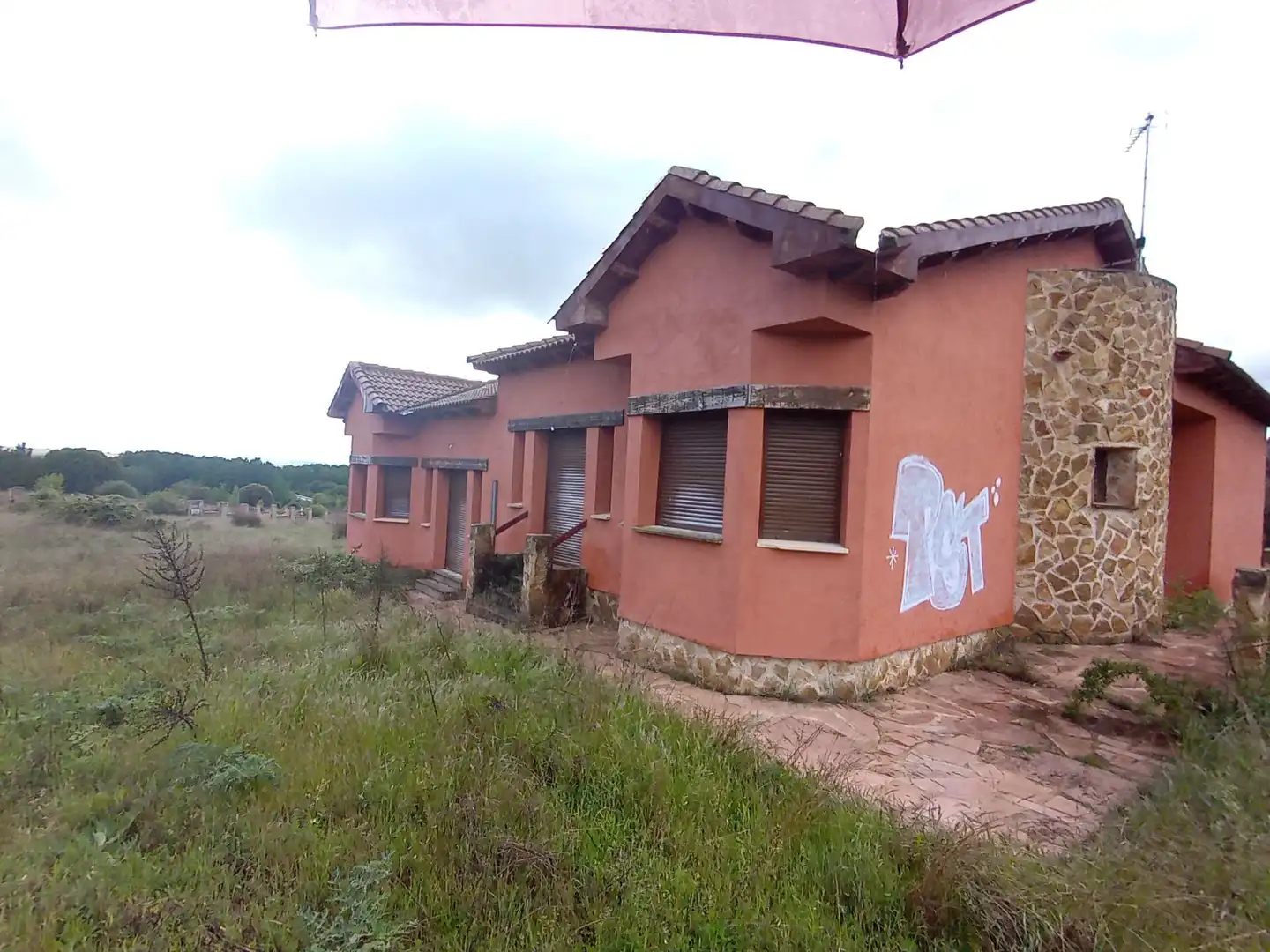 Vista exterior de Casa o chalet en venta en Castillejo de Mesleón