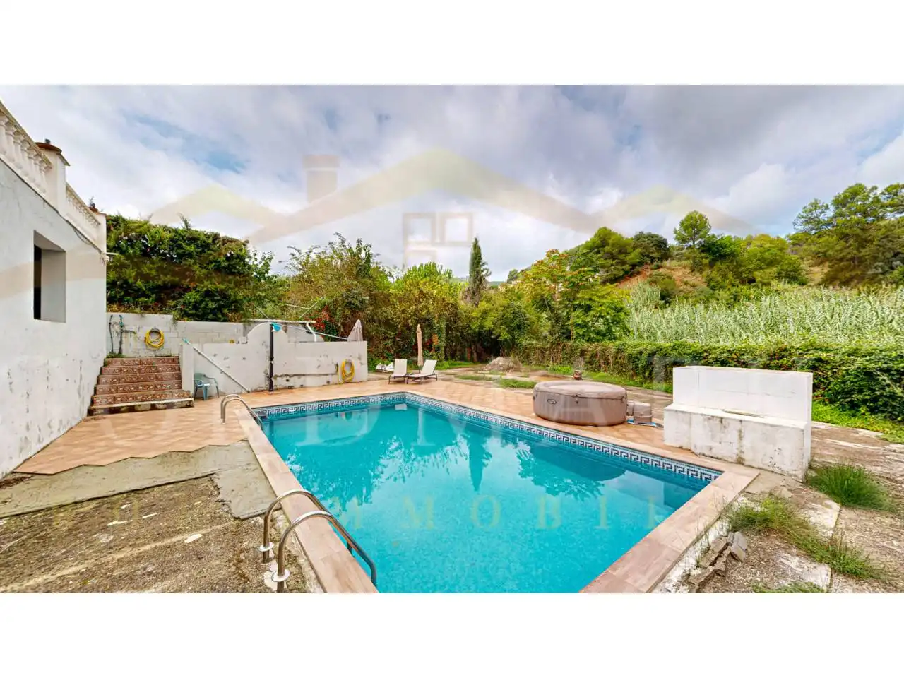 Vista exterior de Casa o xalet en venda en Corbera de Llobregat amb Aire condicionat, Calefacció i Jardí privat