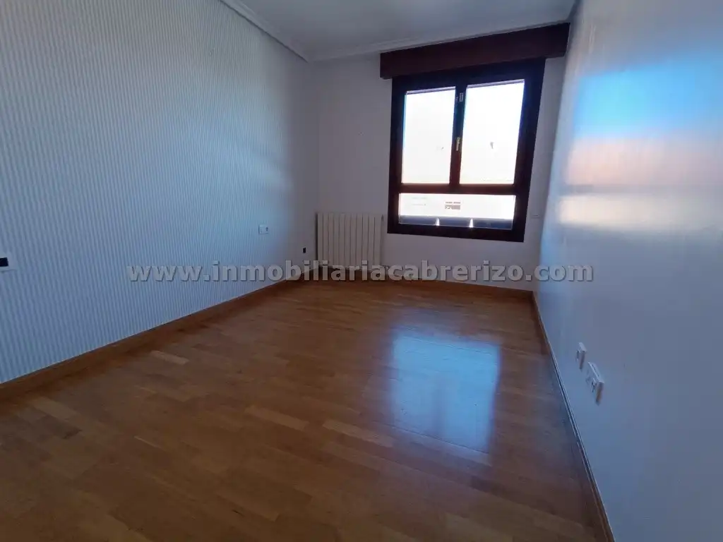 Flat for sale in Calle Rodrigo de Arriaga Mendo, Residencia