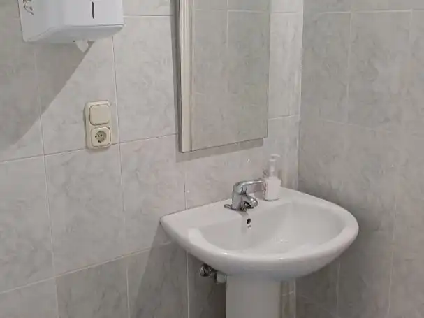Baño de Oficina de alquiler en Burgos con Aire acondicionado y Calefacción
