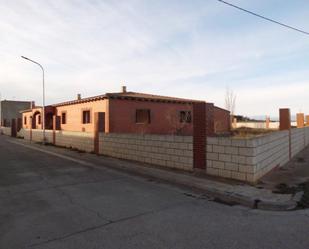 Exterior view of Building for sale in Albalatillo