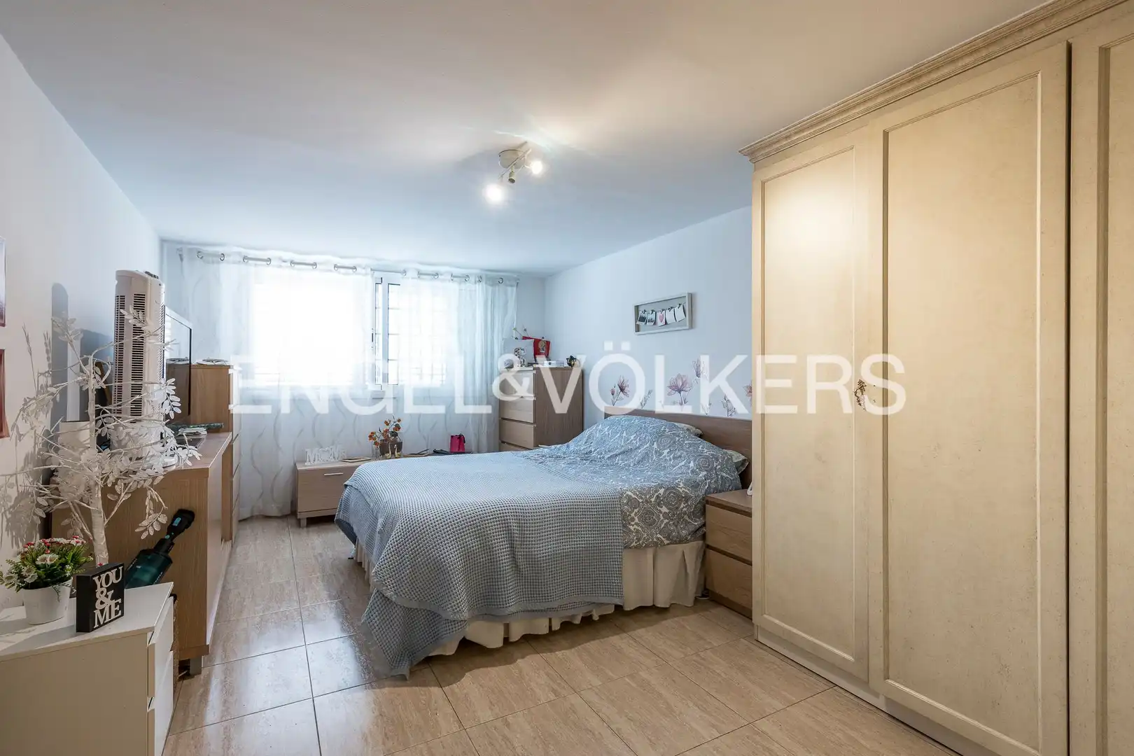 Wohnung zum Verkauf in L'Hospitalet de Llobregat mit Klimaanlage, Heizung und Terrasse