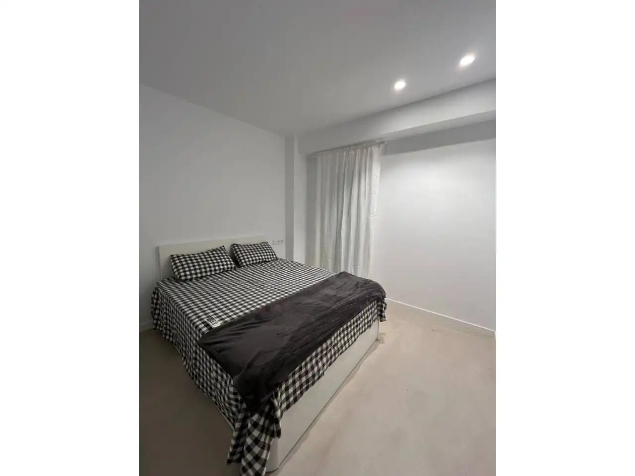 Schlafzimmer von Wohnung zur Miete in Valencia mit Klimaanlage und Möbliert