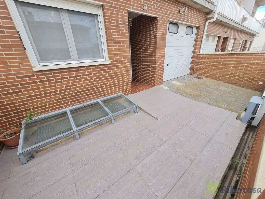 Vista exterior de Casa o chalet en venta en Cintruénigo con Aire acondicionado, Calefacción y Jardín privado