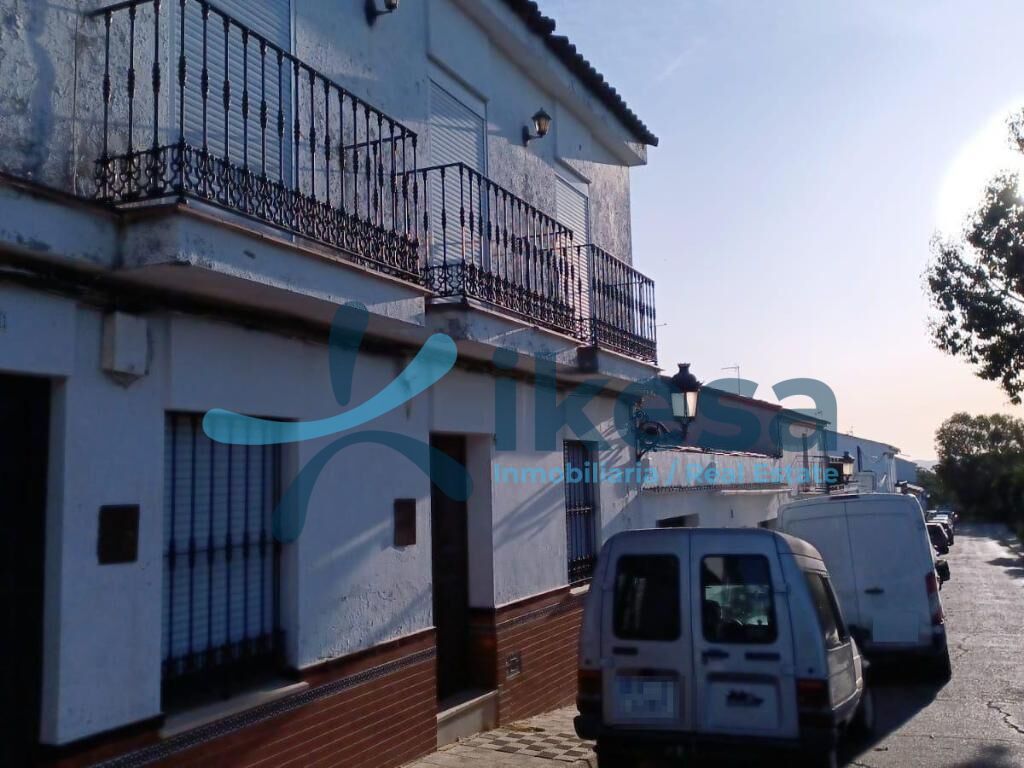 Vista exterior de Edificio en venta en Valverde del Camino