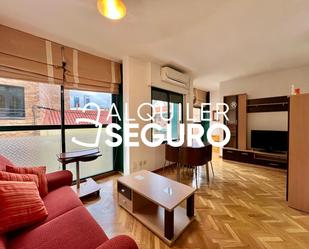 Living room of Flat to rent in  Madrid Capital  with Air Conditioner, Heating and Furnished