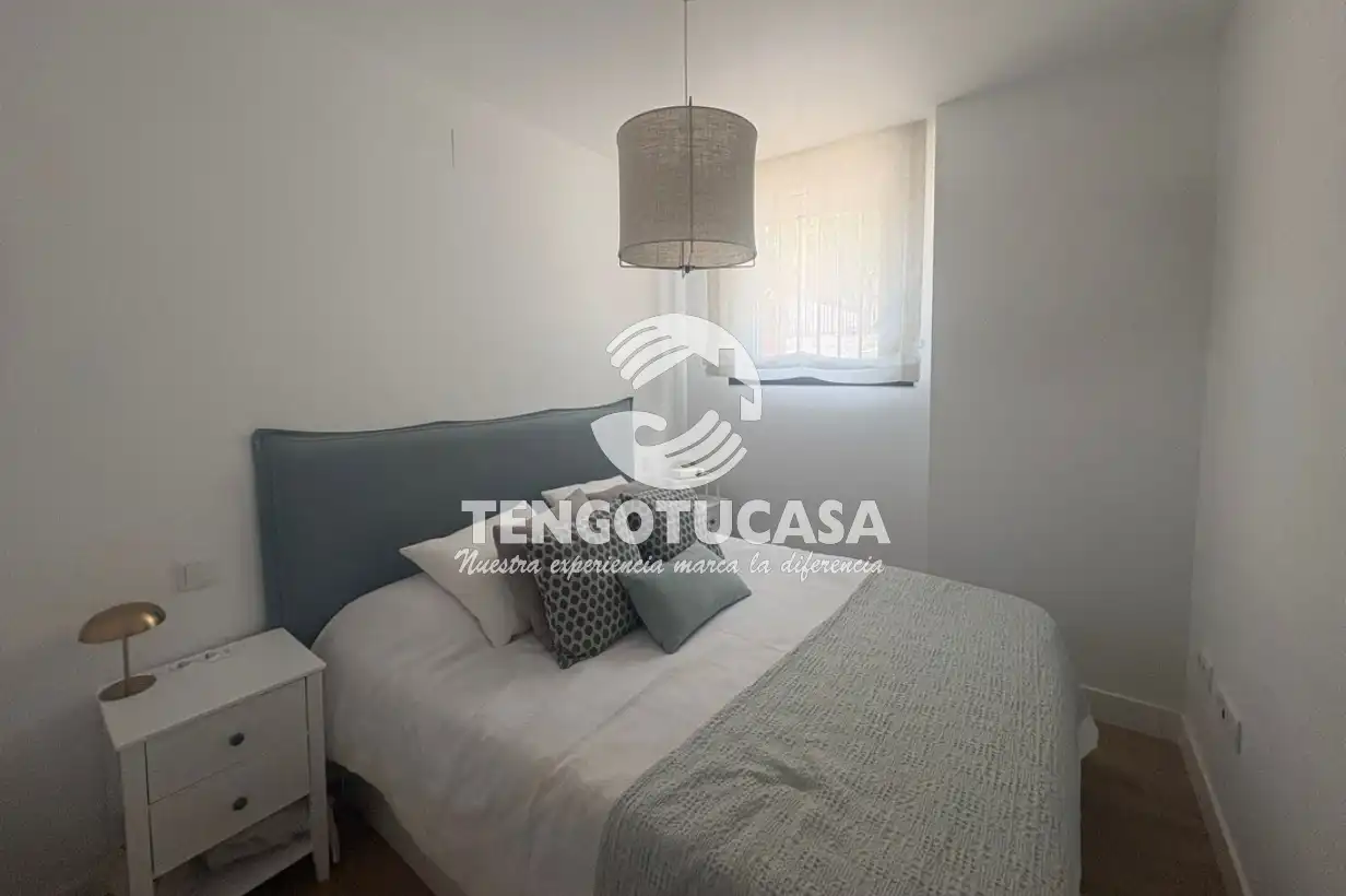 Schlafzimmer von Wohnung zur Miete in Madrid mit Klimaanlage, Heizung und Privatgarten