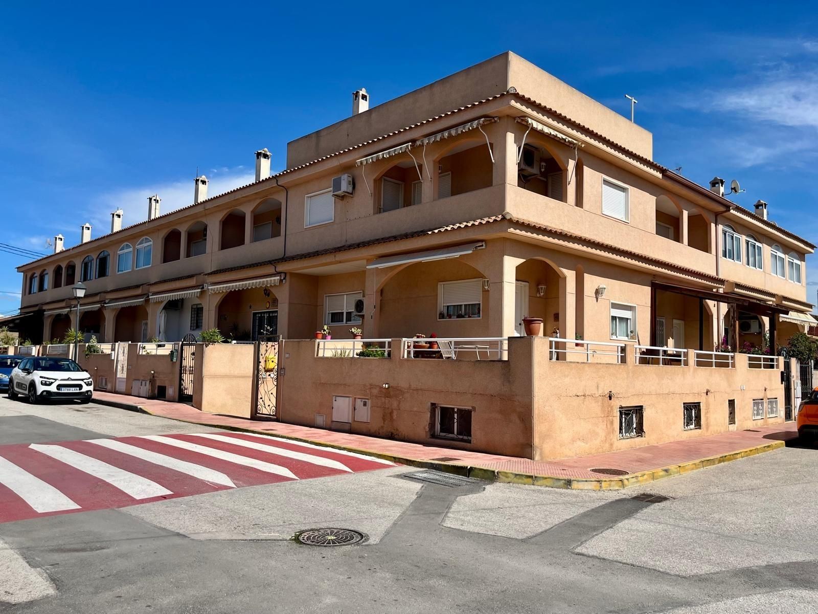 Exterior view of House or chalet for sale in Daya Nueva  with Air Conditioner and Storage room