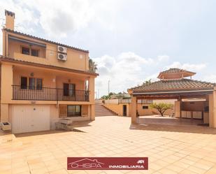 Vista exterior de Casa o xalet en venda en Náquera amb Aire condicionat, Terrassa i Piscina