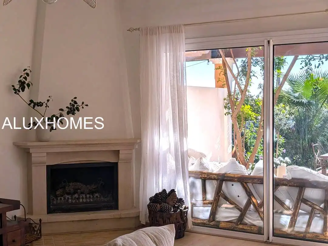 Sala de estar de Casa o chalet en venta en La Alcaidesa con Aire acondicionado, Calefacción y Jardín privado