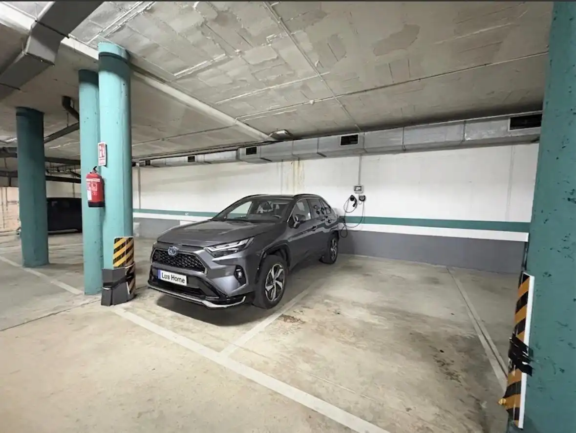 Parking de Piso en venta en Santa Perpètua de Mogoda con Aire acondicionado, Calefacción y Jardín privado