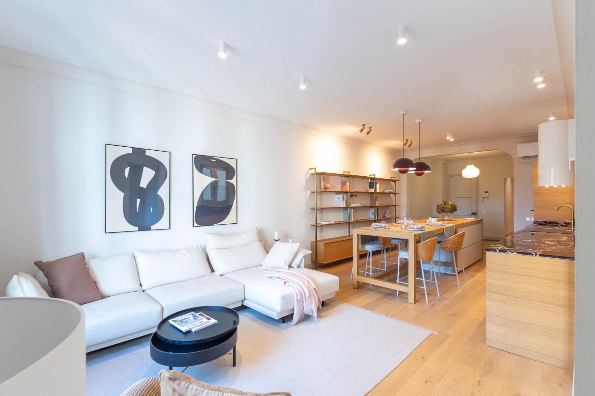 Living room of Flat for sale in  Barcelona Capital  with Air Conditioner, Heating and Balcony