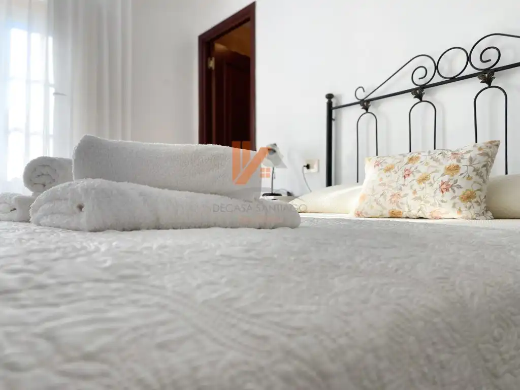 Dormitori de Casa o xalet en venda en Ribeira amb Jardí privat i Forn